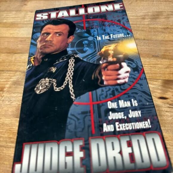 Unbranded Other - Judge Dredd VHS